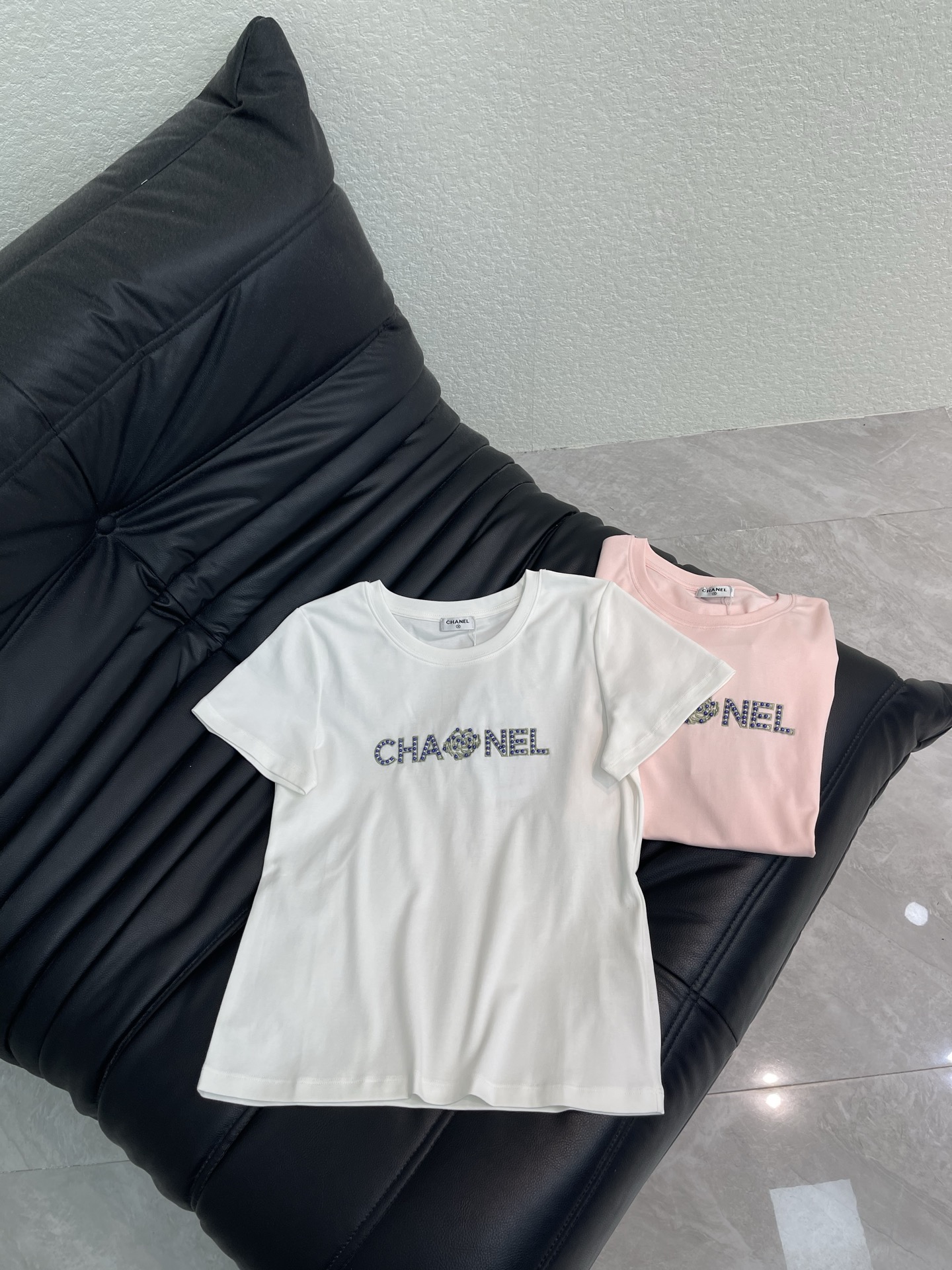 Women's short sleeves